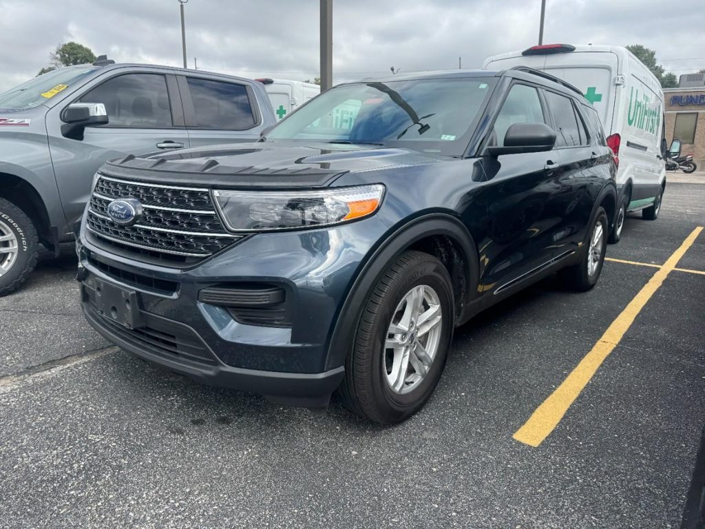 Used 2024 Ford Explorer XLT AWD/4WD image 5