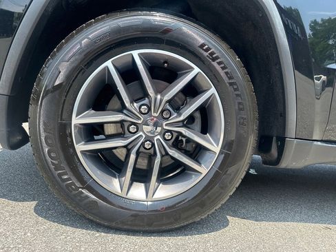 Used 2017 Jeep Grand Cherokee Limited image 38