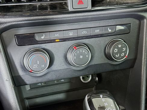 Used 2022 Volkswagen Taos SE image 23