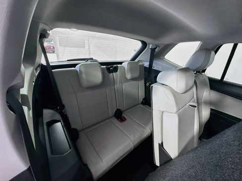 Used 2019 Volkswagen Tiguan SEL FWD image 33