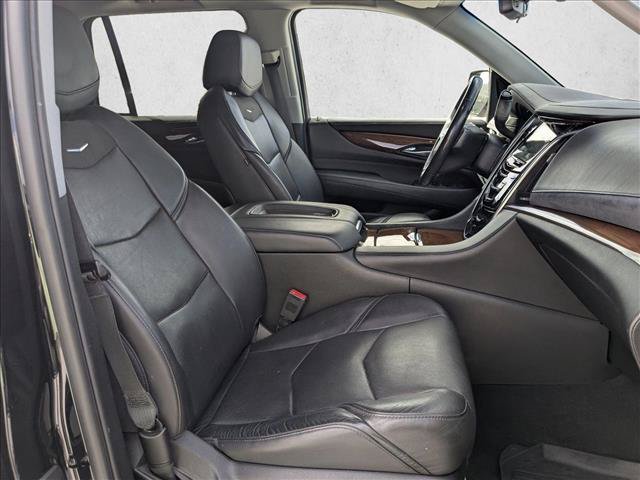 Used 2018 Cadillac Escalade Premium Luxury AWD/4WD image 20