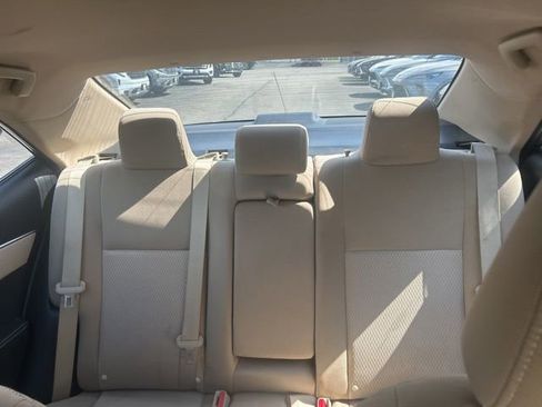 Used 2015 Toyota Corolla LE FWD image 25