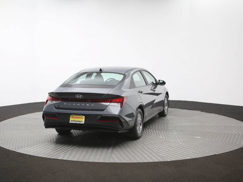 Used 2024 Hyundai Elantra SE FWD image 37
