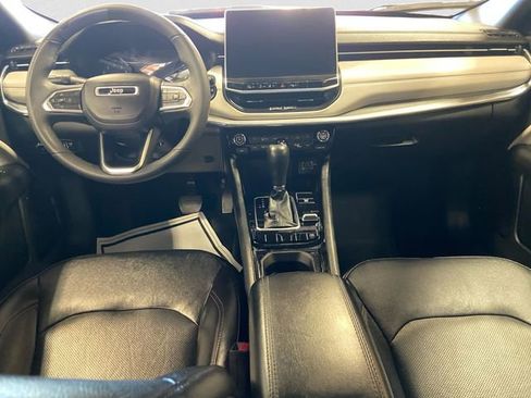 Used 2023 Jeep Compass Limited image 11