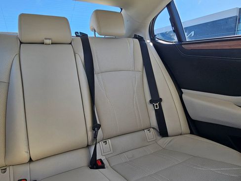 Used 2023 Lexus ES 300h Ultra Luxury w/ Accessory Package (Z2) image 26