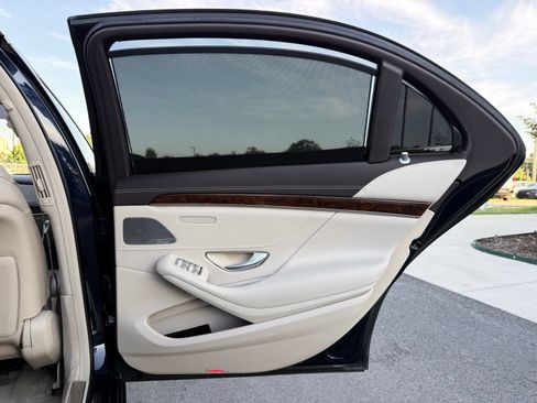 Used 2017 Mercedes-Benz S 550 4MATIC Sedan image 34