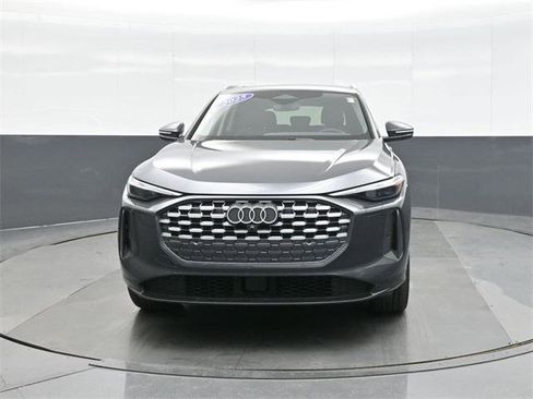 Certified 2025 Audi Q5 Premium w/ Convenience Package image 2