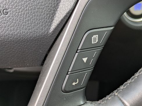 Used 2017 Hyundai Santa Fe Sport FWD image 23