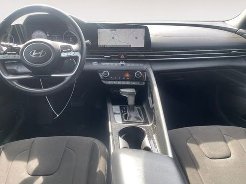 Used 2024 Hyundai Elantra SEL w/ Convenience Package FWD image 10