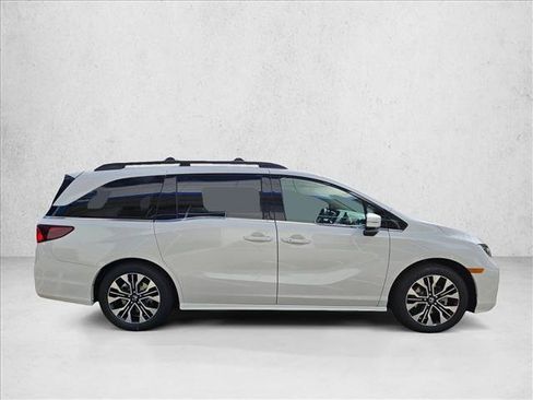 New 2026 Honda Odyssey Elite image 4