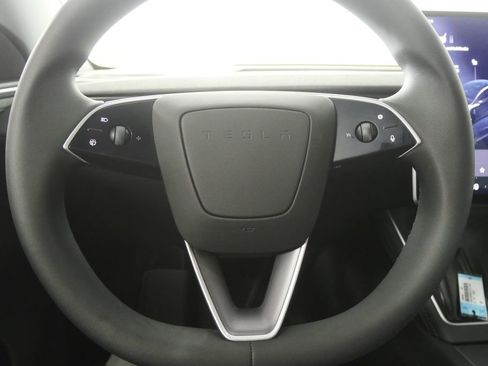 Used 2026 Tesla Model Y AWD image 17