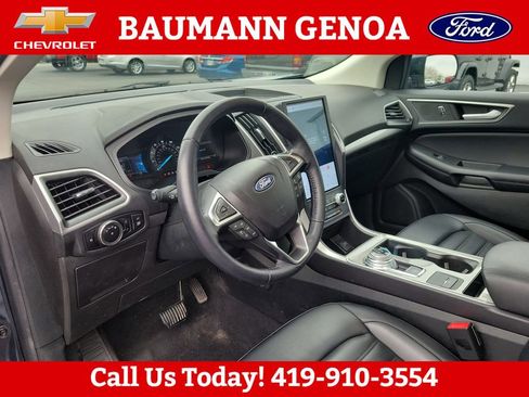 Used 2023 Ford Edge SEL w/ Convenience Package AWD/4WD image 3