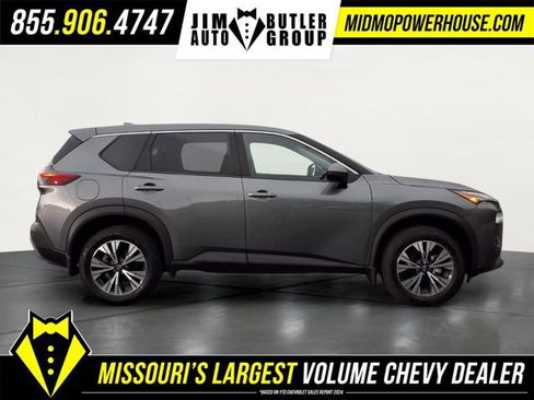 Used 2023 Nissan Rogue SV FWD image 4