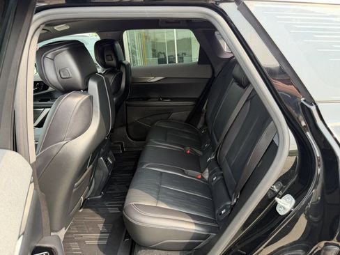 Certified 2025 Cadillac Optiq Luxury 2 w/ LPO, Floor Liner Package AWD/4WD image 19