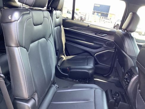 Used 2024 Jeep Grand Cherokee L Limited w/ Luxury Tech Group II image 39