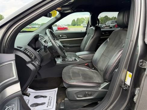 Used 2019 Ford Explorer XLT w/ Equipment Group 202A AWD/4WD image 9