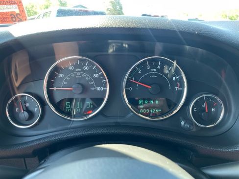 Used 2016 Jeep Wrangler Unlimited Sahara w/ Dual Top Group AWD/4WD image 13