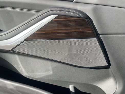 Used 2025 BMW X5 xDrive40i w/ Premium Package image 25