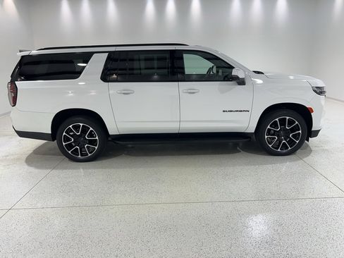 Used 2023 Chevrolet Suburban RST w/ Luxury Package image 5