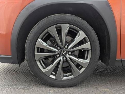 Used 2019 Lexus UX 200 F Sport w/ F Sport Premium Package FWD image 30