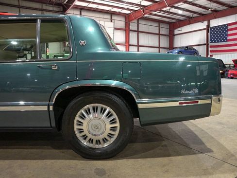 Used 1992 Cadillac De Ville Sedan FWD image 5