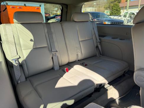 Used 2007 Chevrolet Suburban 2500 LT image 12