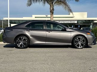 Used 2018 Toyota Camry SE video 2