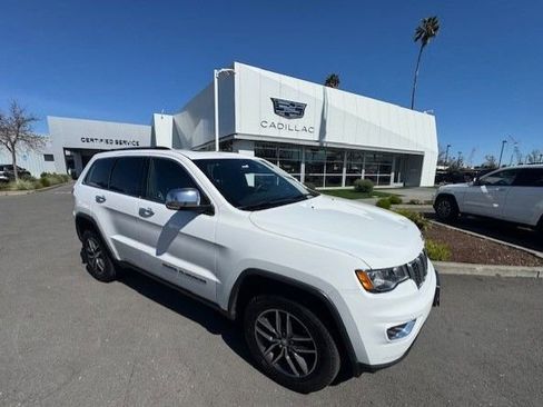 Used 2017 Jeep Grand Cherokee Limited image 1