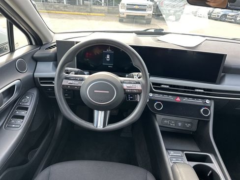Used 2025 Hyundai Sonata SEL FWD image 11