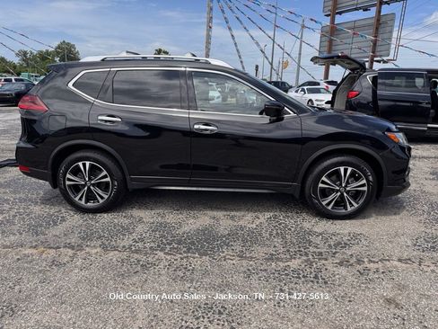 Used 2019 Nissan Rogue SV w/ Premium Package FWD image 5