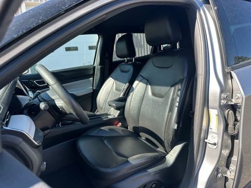 Used 2024 Jeep Compass Limited AWD/4WD image 17