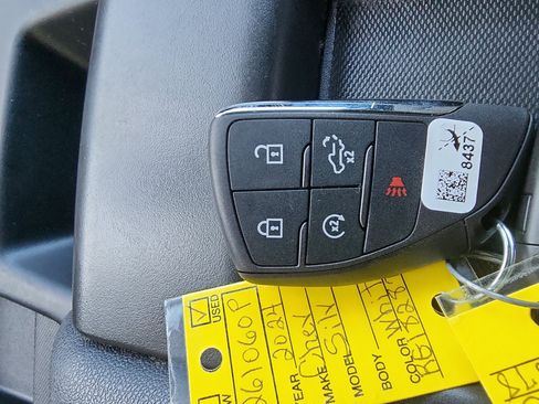 Used 2024 Chevrolet Silverado 1500 LT AWD/4WD image 21