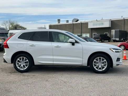Used 2019 Volvo XC60 T5 Momentum w/ Premium Package image 8