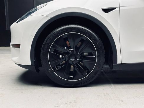 Used 2021 Tesla Model Y Long Range AWD/4WD image 35