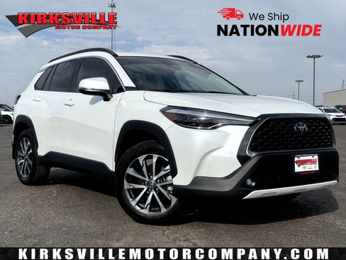 Used 2024 Toyota Corolla Cross XLE w/ Convenience Package image 1