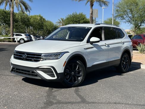 Used 2024 Volkswagen Tiguan SE FWD image 31