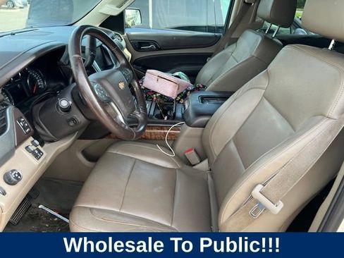 Used 2015 Chevrolet Suburban LTZ RWD image 12