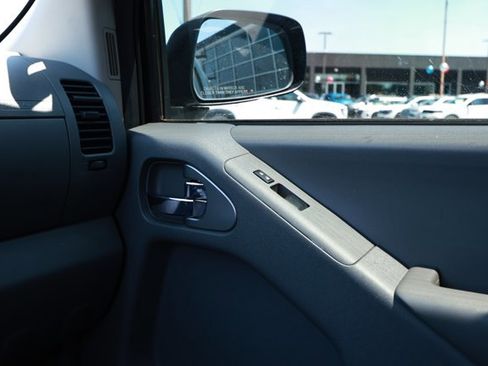Used 2018 Nissan Frontier SV RWD image 22