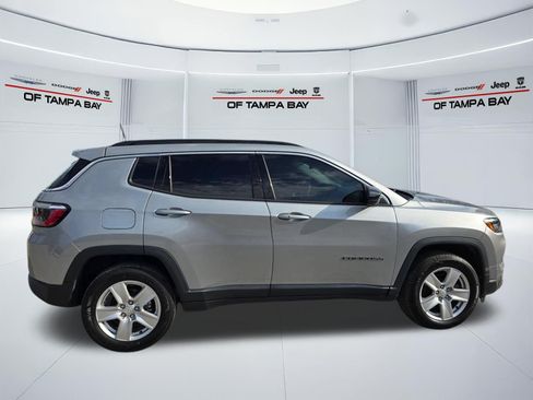 Used 2022 Jeep Compass Latitude w/ Convenience Group AWD/4WD image 7