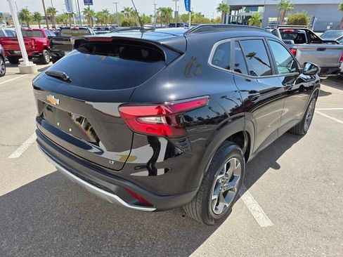 Used 2024 Chevrolet Trax LT w/ Driver Confidence Package FWD image 6
