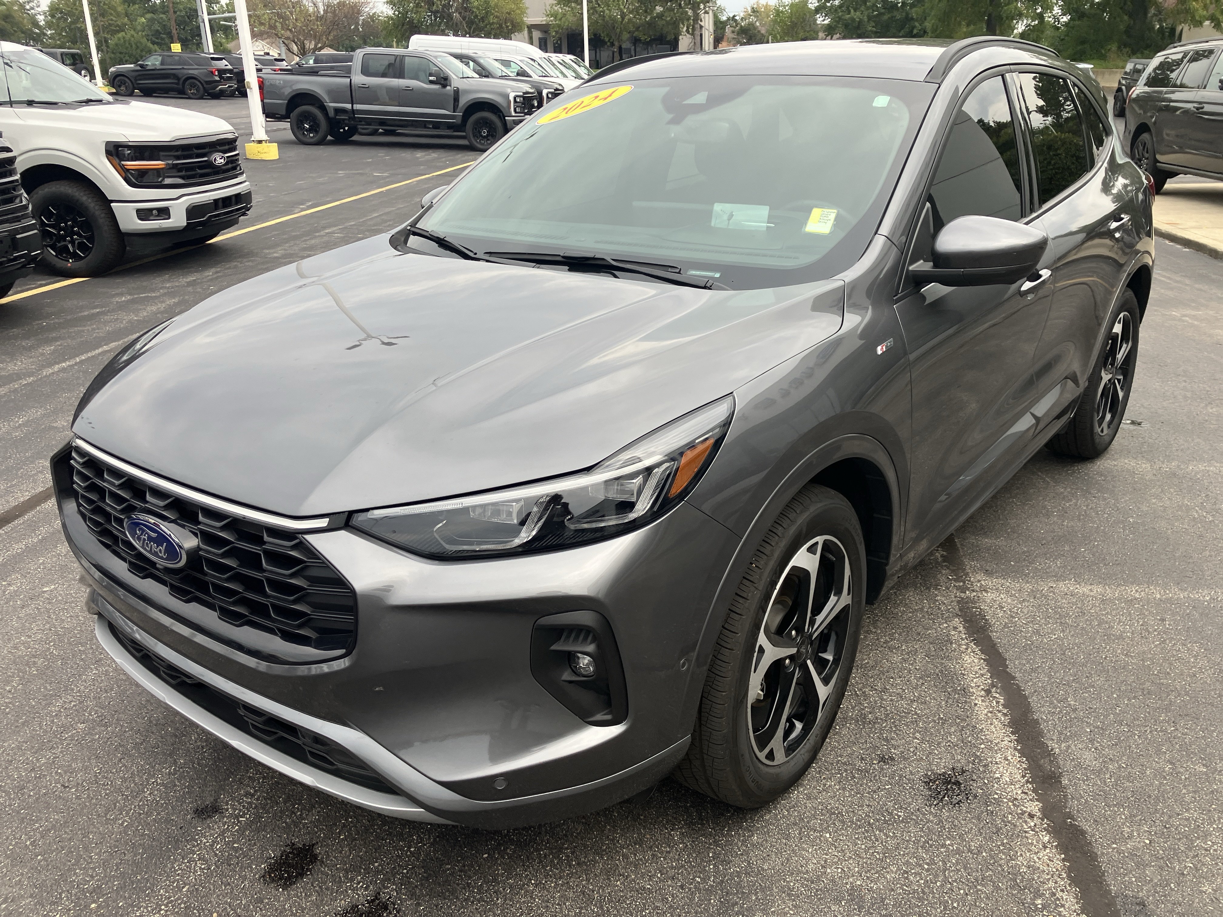 Certified 2024 Ford Escape ST-Line Elite w/ Premium Technology Package AWD/4WD image 3