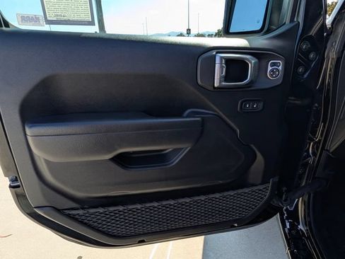 Used 2022 Jeep Wrangler Unlimited Sport AWD/4WD image 16