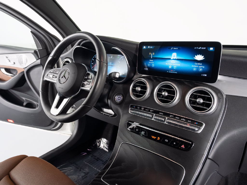 Used 2020 Mercedes-Benz GLC 300 4MATIC Coupe image 33