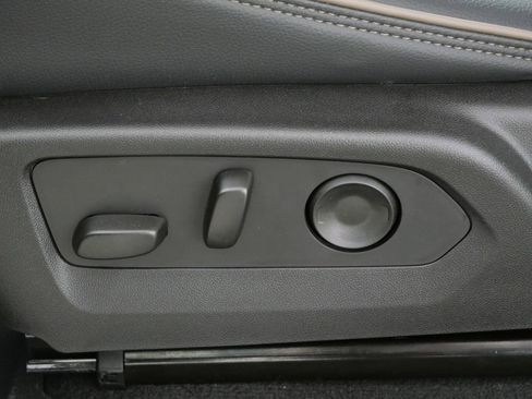 New 2026 GMC Canyon Denali w/ LPO, Denali Black Edition image 15