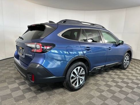 Used 2021 Subaru Outback Premium image 3