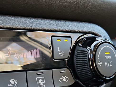 Certified 2024 Nissan Kicks SR w/ SR Premium Package image 22