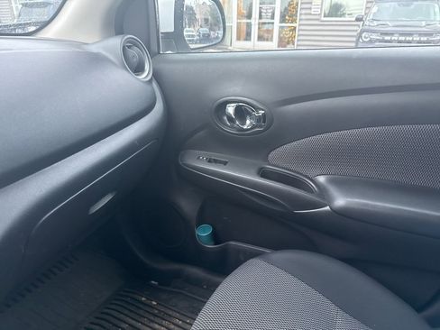 Used 2014 Nissan Versa SV image 14