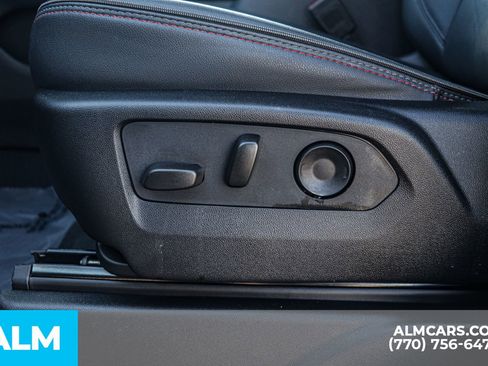 Used 2025 Chevrolet Suburban RST image 38