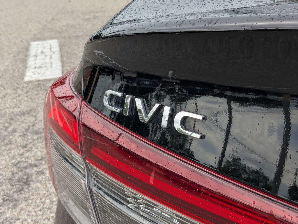 Used 2025 Honda Civic FWD Hybrid Sedan image 17