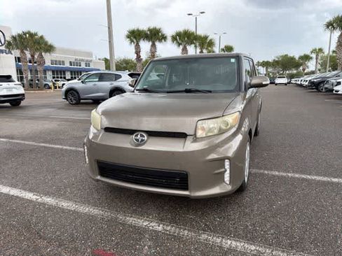 Used 2013 Scion xB FWD image 3
